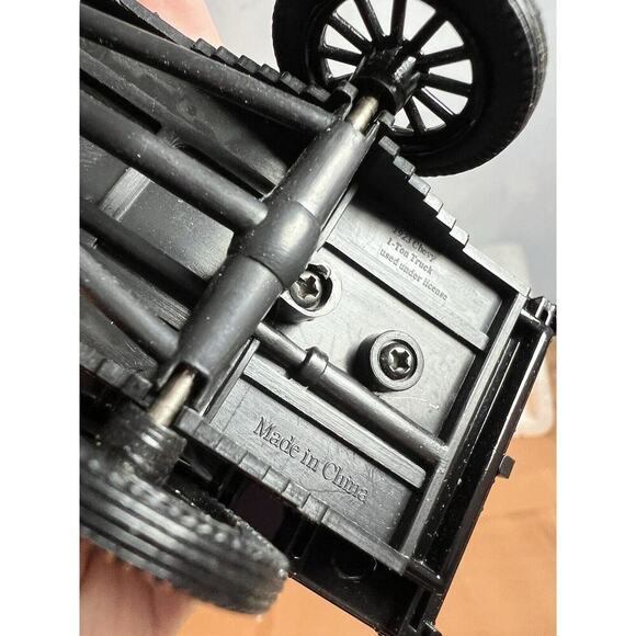 National Motor Museum 1923 Chevy Series D 1-Ton Truck 1:32 Scale (w/cert & Card) - Picture 10 of 10